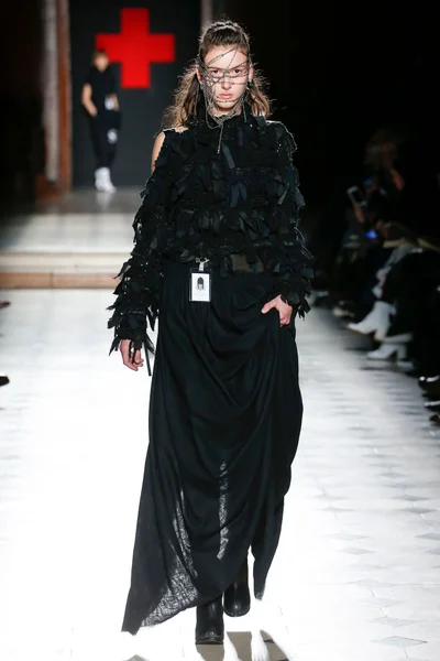 Look 3